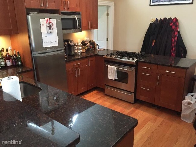 Building Photo - 2 br, 1 bath  - 52 Winchester St Unit 2