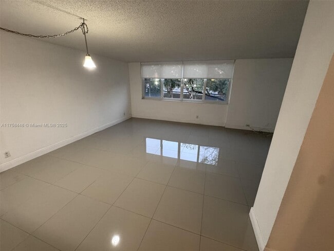 Building Photo - 9143 SW 77th Ave