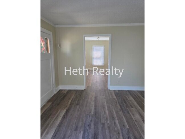 Building Photo - Commercial Space with a large lot, fully f...