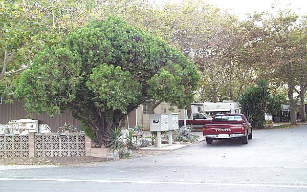 Foto principal - B&G Mobile Home Park & RV Storage