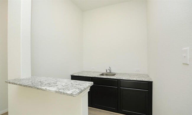 Foto del edificio - 427 Fields Forest Ln