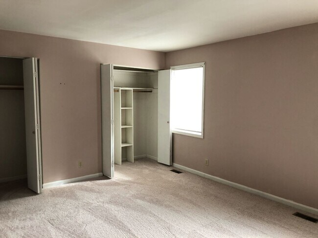 Foto del edificio - Stafford End Unit Townhouse