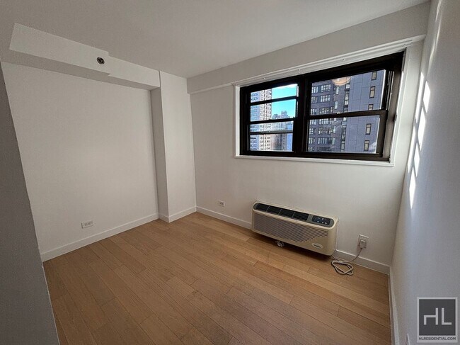 Building Photo - East 39th Street