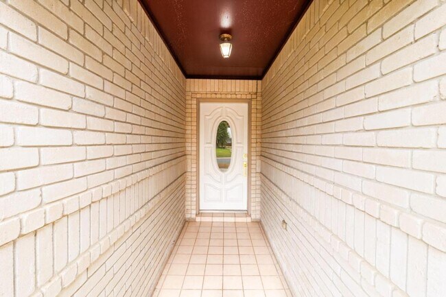 Foto del edificio - 2807 Montgomery Dr