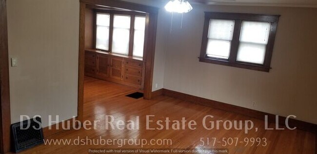 Building Photo - Two Bedroom Duplex With a Patio