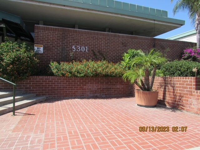 Building Photo - 5301 Balboa Blvd