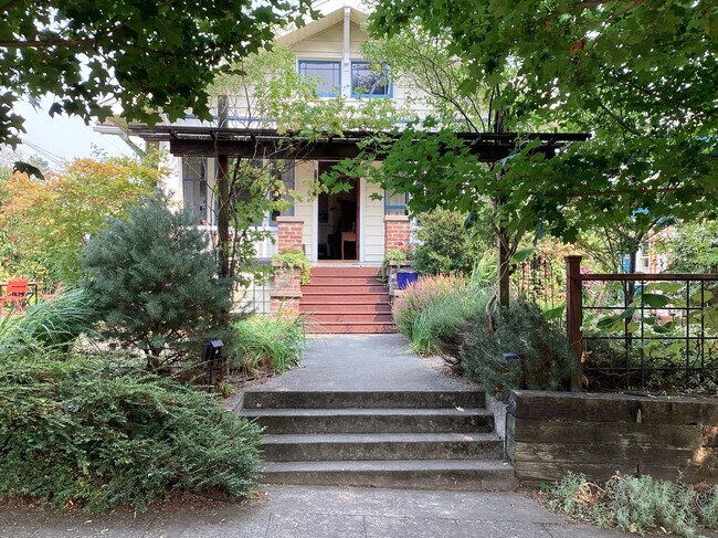 Frente de la casa - 6316 30th Ave NW
