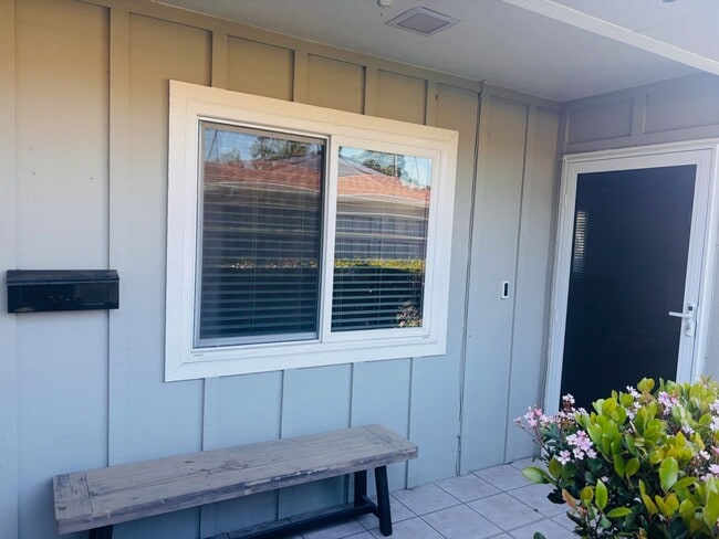 Building Photo - Walk to the Beach