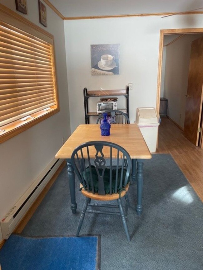 Building Photo - Cozy Cottage on Lake Van Auken in Bangor