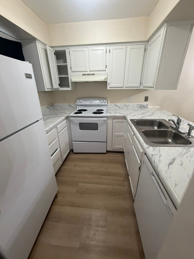 Building Photo - 936 Hearthridge Ct