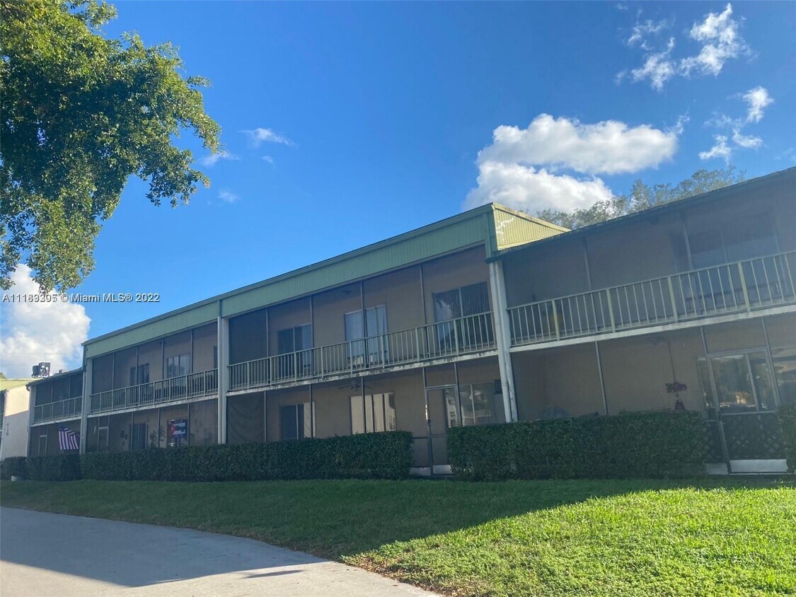 Foto principal - 4109 NW 88th Ave