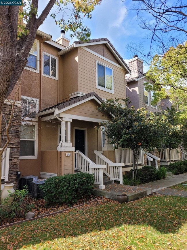 Foto del edificio - 4764 Central Pkwy