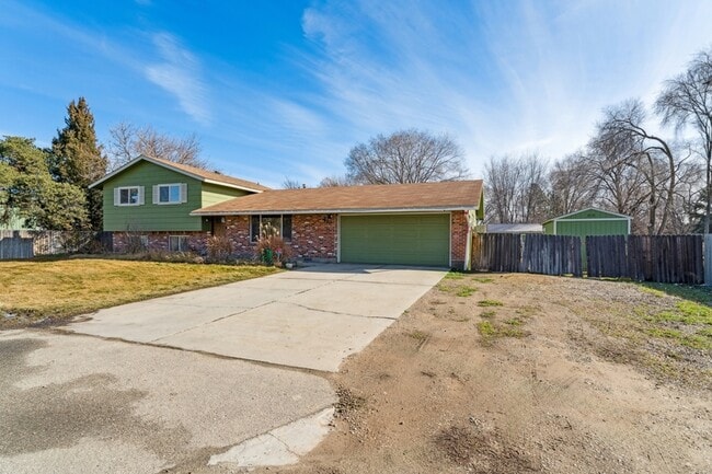 Building Photo - 420 S Five Mile Rd