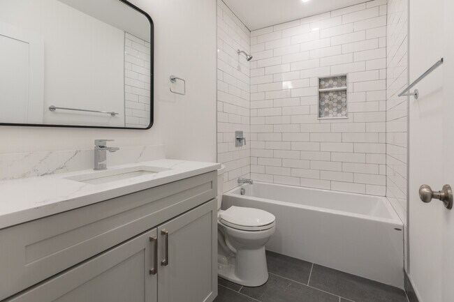 Foto del edificio - 143 E Cottage St