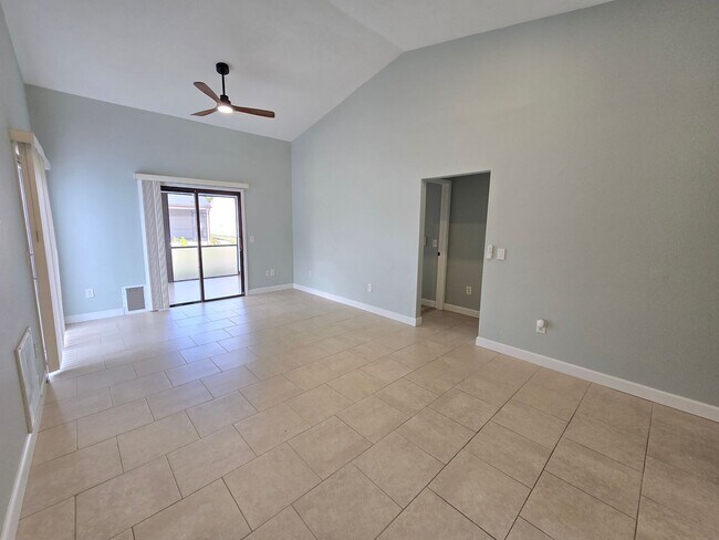 Foto del edificio - Charming 2 Bed / 1 Bath Annual Rental in Port Charlotte