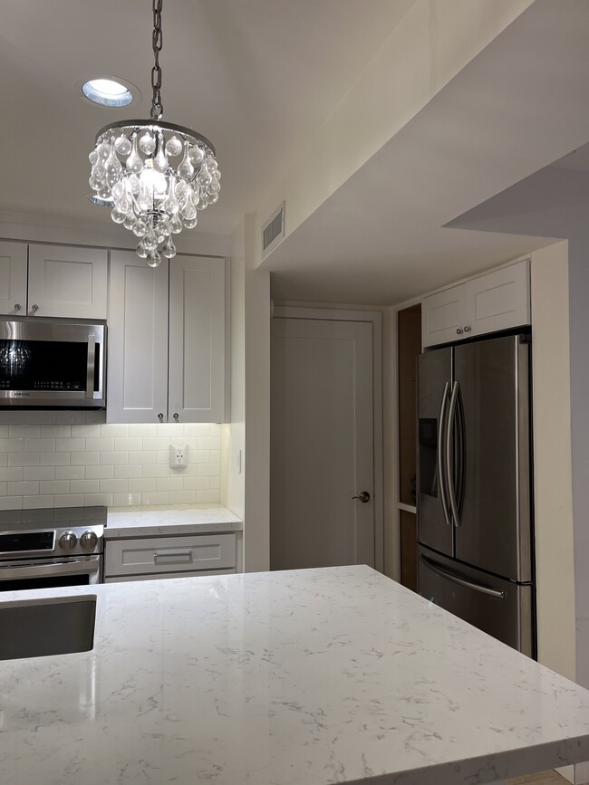 Foto del edificio - 5257 Radford Ave