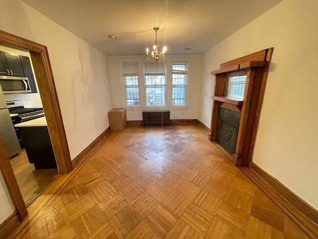 Foto del edificio - 2 Bedroom/3 level Townhome in Adams Morgan!