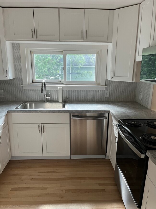 Kitchen - 1324 Wells St