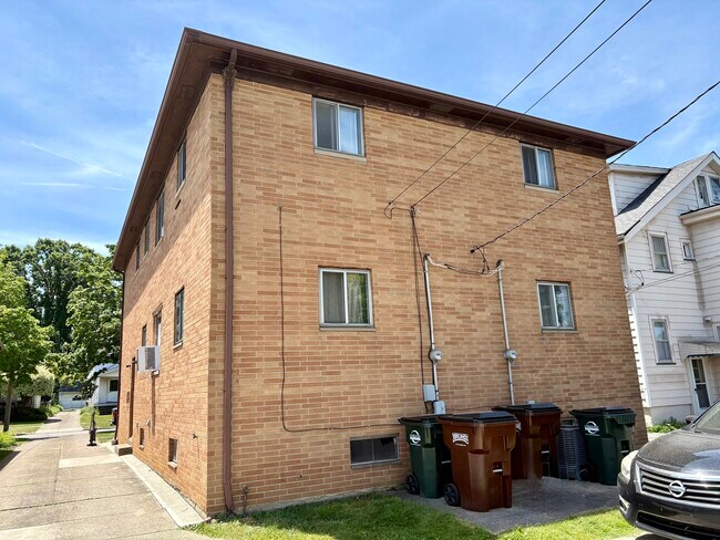 Foto del edificio - 2130 Tuxedo Ave