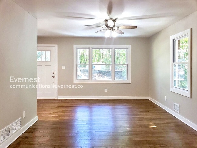 Building Photo - Updated 3 Bedroom Home in Mableton / Near ...