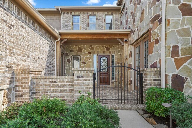 Foto del edificio - 15007 Dogwood View Ln