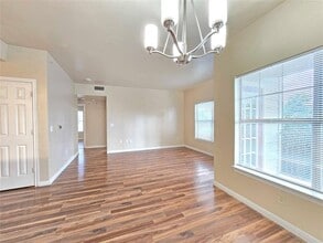 Building Photo - 2320 Gracy Farms Ln