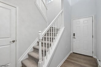 Building Photo - 612 Lopez Ln