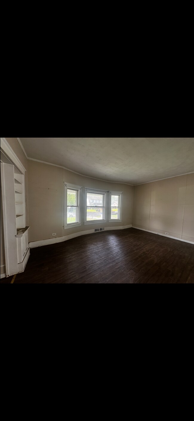 Foto del edificio - 317 Haney Ave
