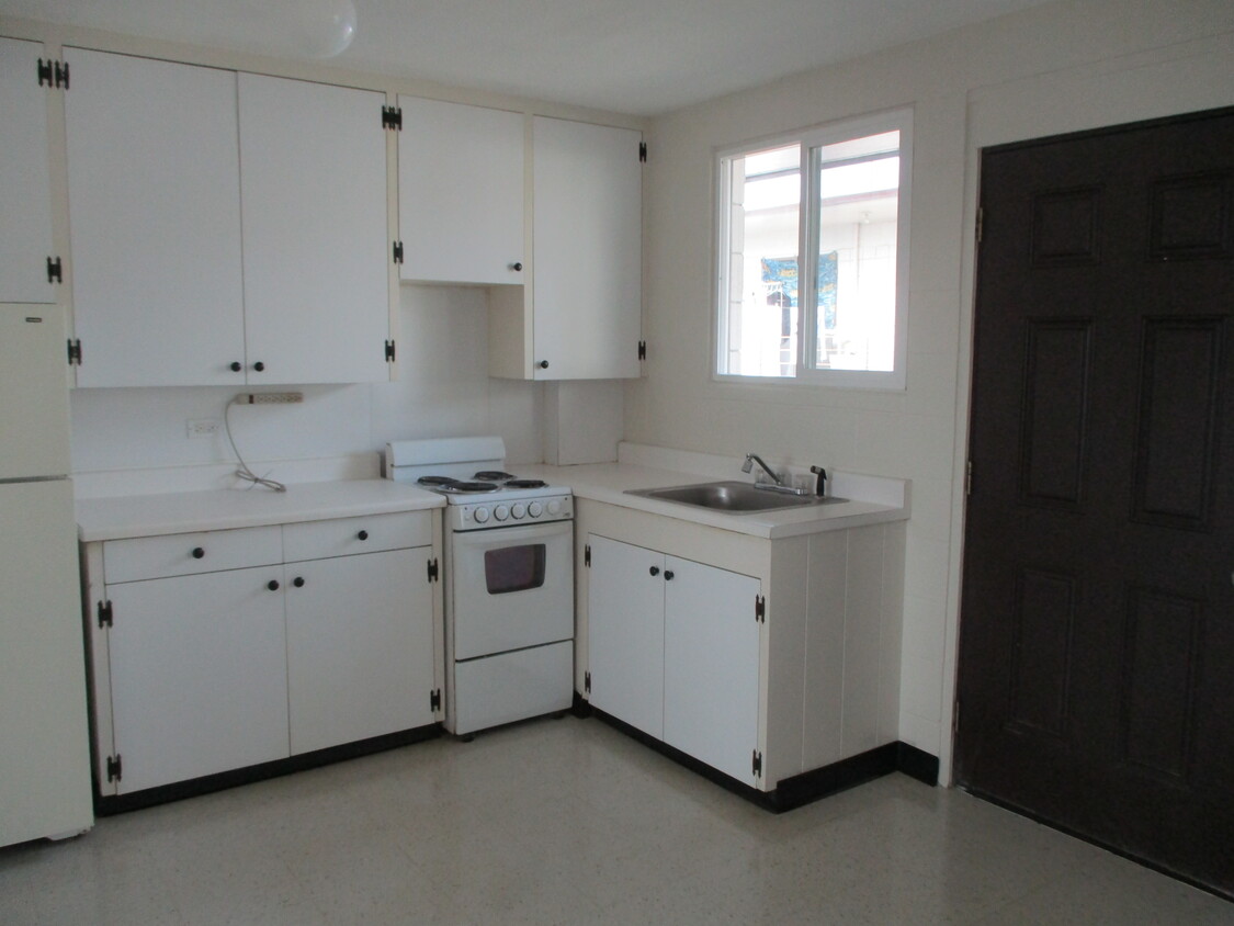Primary Photo - 1725 Kaluhikai Ln