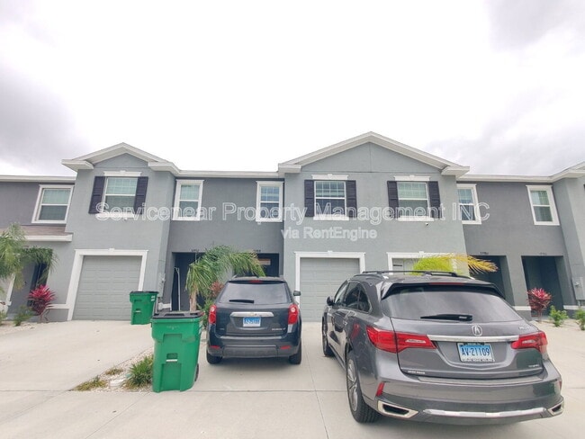Building Photo - 32988 Major Oak Dr