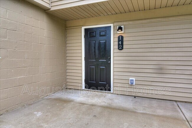 Foto del edificio - 140 Mc Elmurray Dr