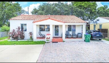 Building Photo - 240 SW 71st Ave