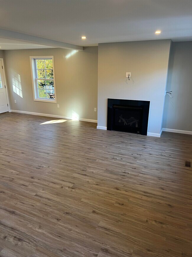 Foto del edificio - 12 Carrie Dr