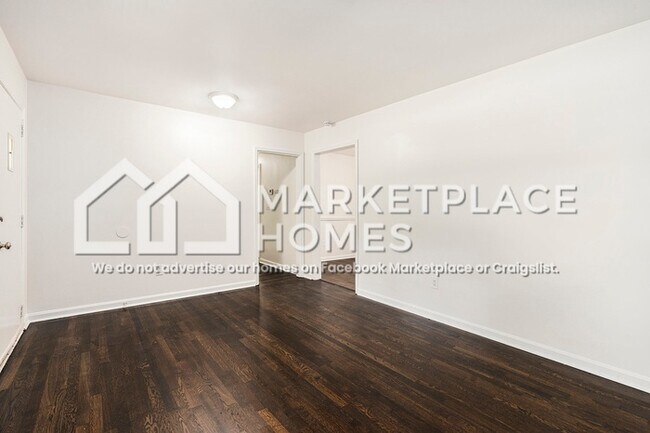 Foto del edificio - 5946 Shady Ln Cir