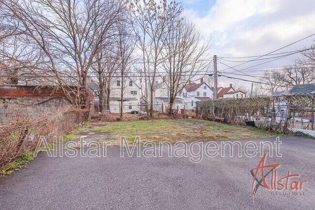 Building Photo - 1573 E 45 St