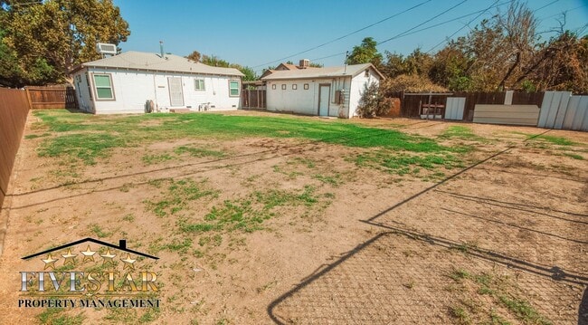 Building Photo - 209 Blomquist Dr