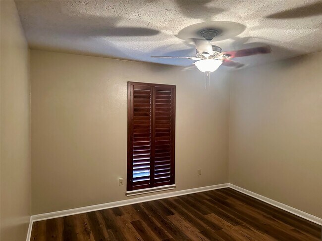 Foto del edificio - 103 Wroxton Dr