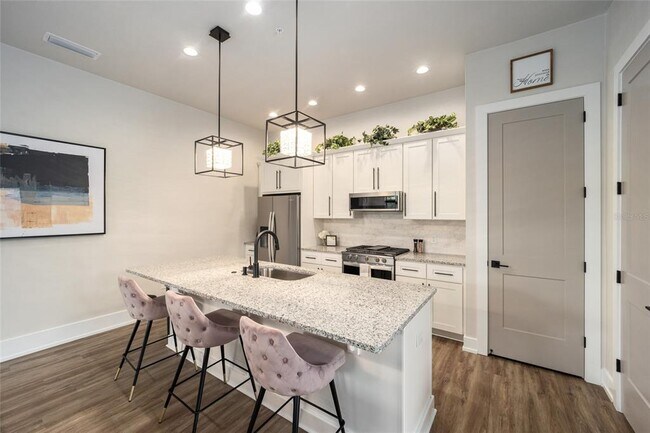 Building Photo - 9144 SW 49th Pl
