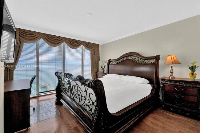 Building Photo - 16699 Collins Ave