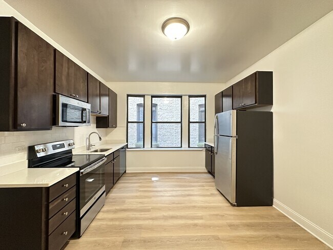 Foto del edificio - 2323 N Kedzie Blvd
