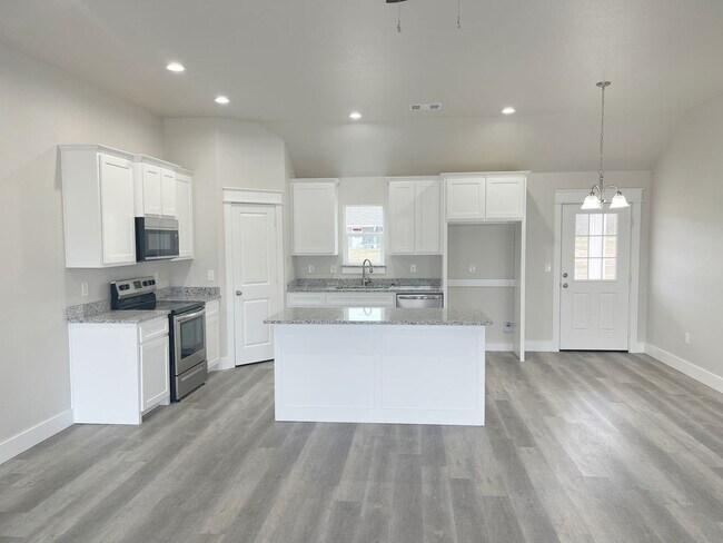 Building Photo - Cozy 3 bed, 2 bath in charming neighborhood