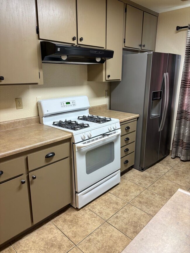 Building Photo - 3 B/R 2 BA Single Family Home in Live Oak AVAILABLE NOW!!