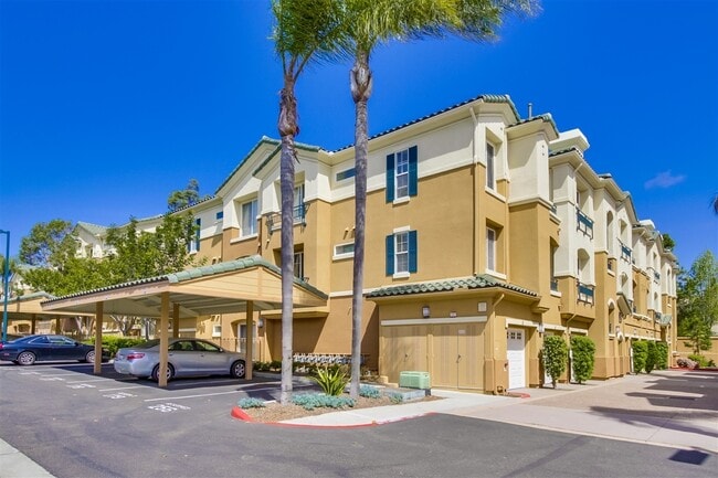 Foto del edificio - 2BR/2BA Plus Bonus/office Condo at The Hei...