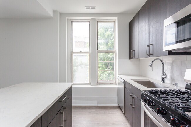 Foto del edificio - 816 W 18th St