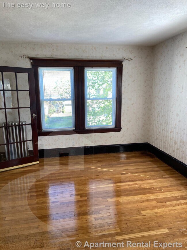 Building Photo - 79 Golden Ave