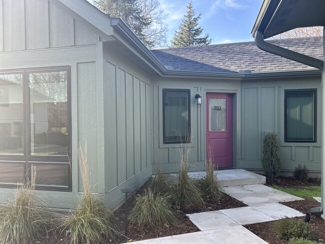Front view of Entry way and Living Room. - 702 Union St
