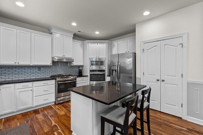 Building Photo - Newly built and beautiful property located...