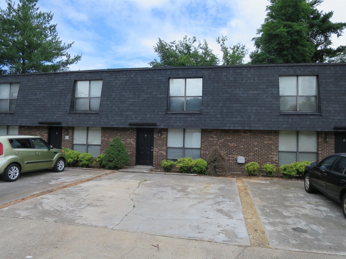 Primary Photo - 9023 Countryside Ln