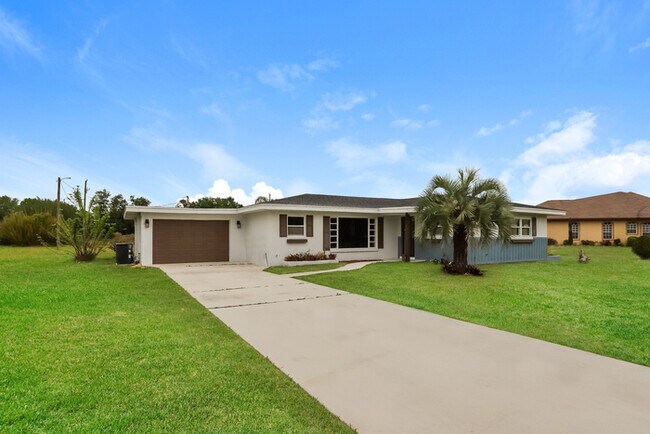Foto del edificio - 3950 Bougainville Dr