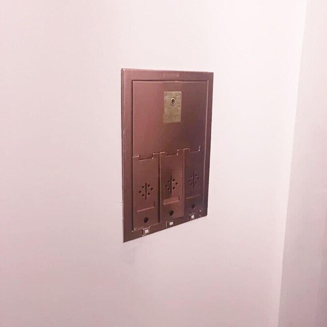 Foto del edificio - 320 N Charlotte St